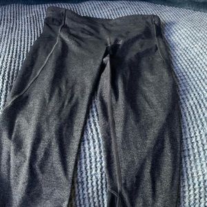 Grey lululemon pace rival crops!